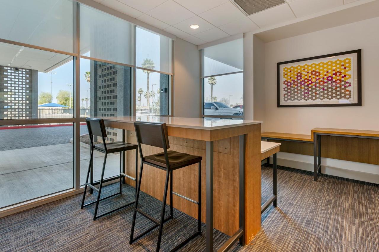 Holiday Inn Express & Suites - Phoenix Dwtn - State Capitol By Ihg Eksteriør billede